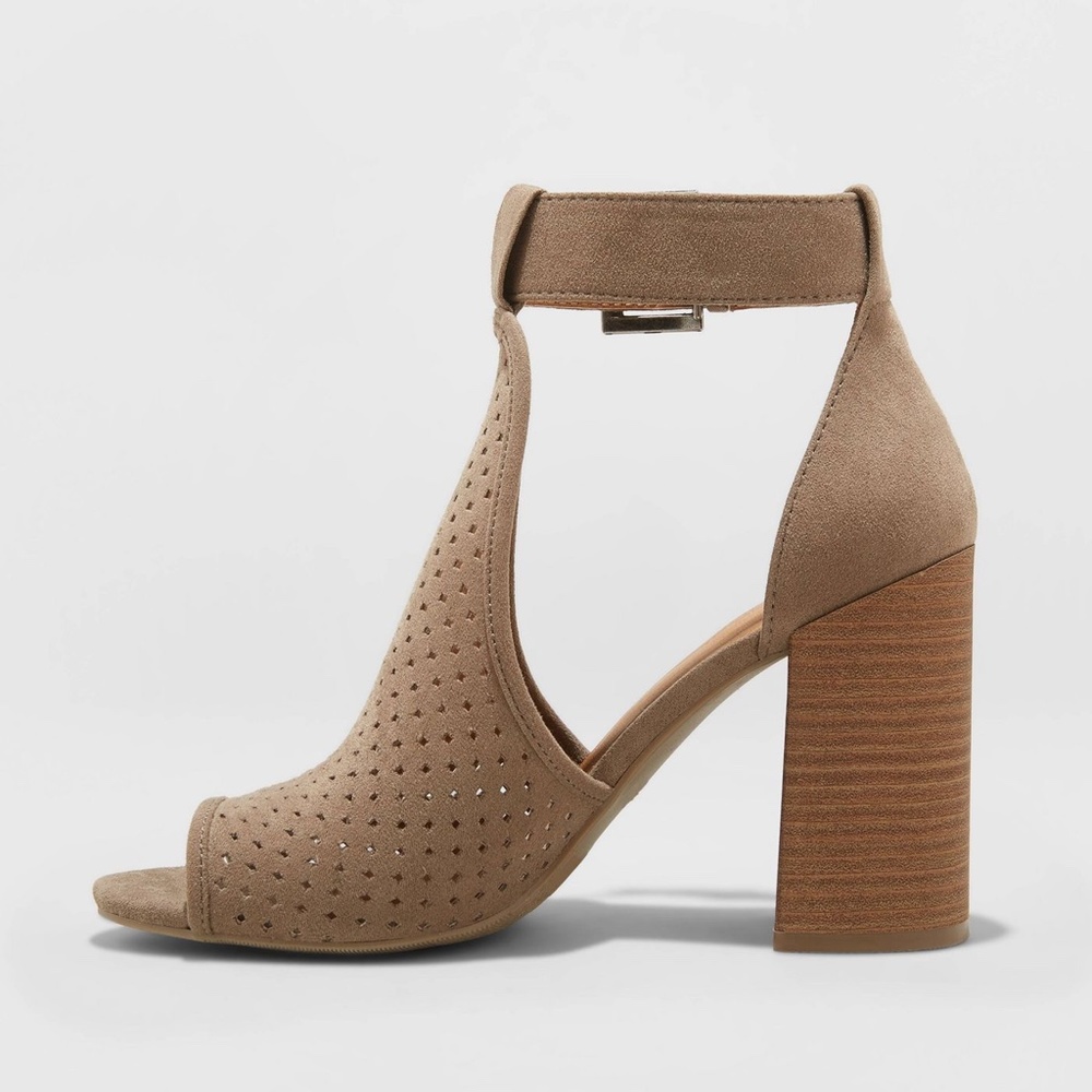 Hannah Microsuede Laser Cut Block Heel Pumps Taupe - Picture 2 of 6